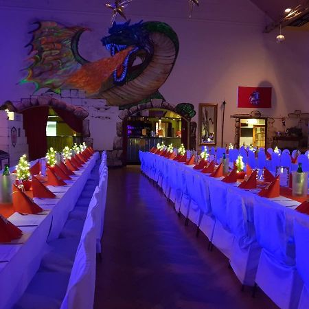 Pension Und Restaurant Die Burg Ehrenfriedersdorf ภายนอก รูปภาพ