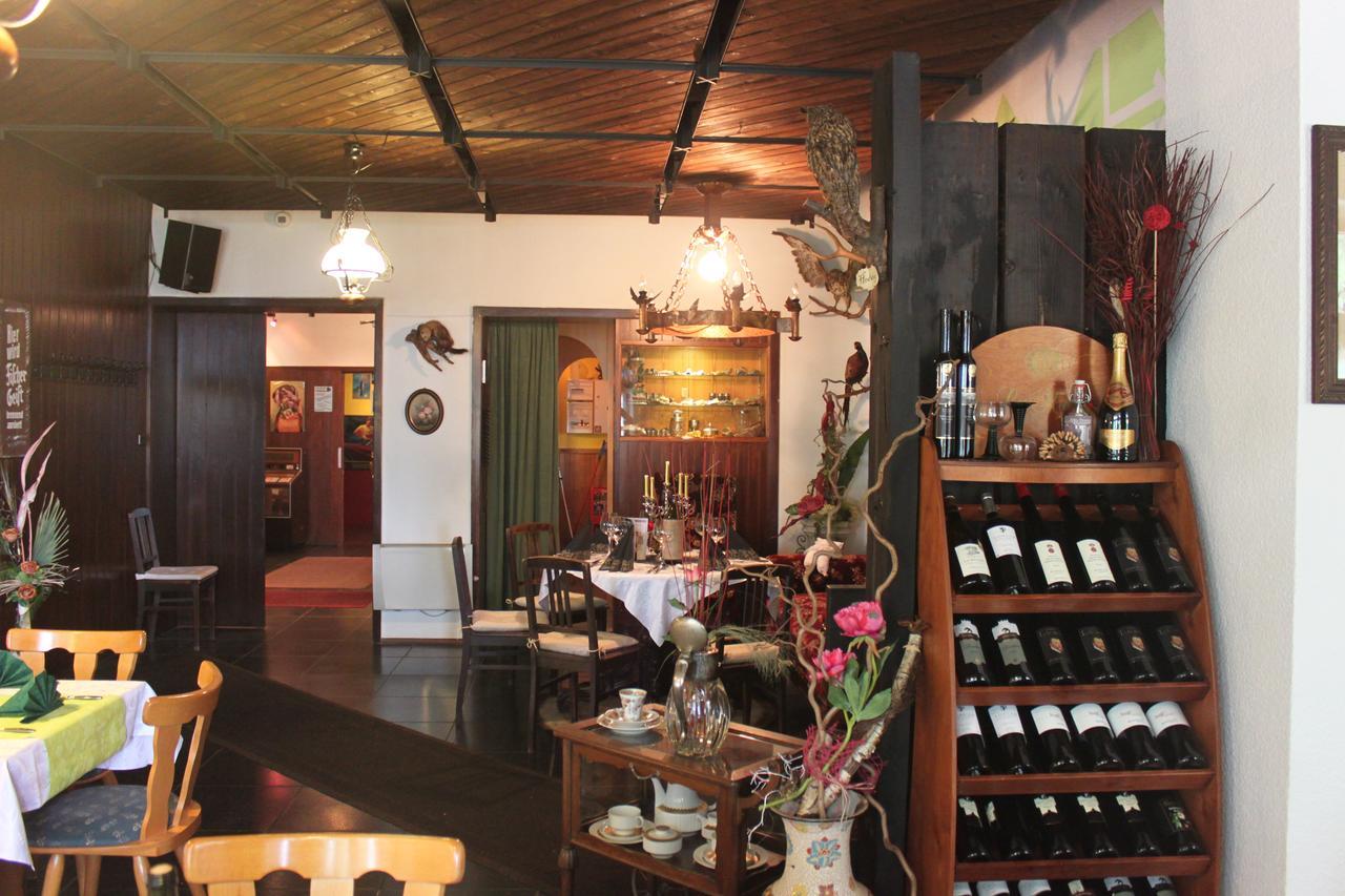 Pension Und Restaurant Die Burg Ehrenfriedersdorf ภายนอก รูปภาพ