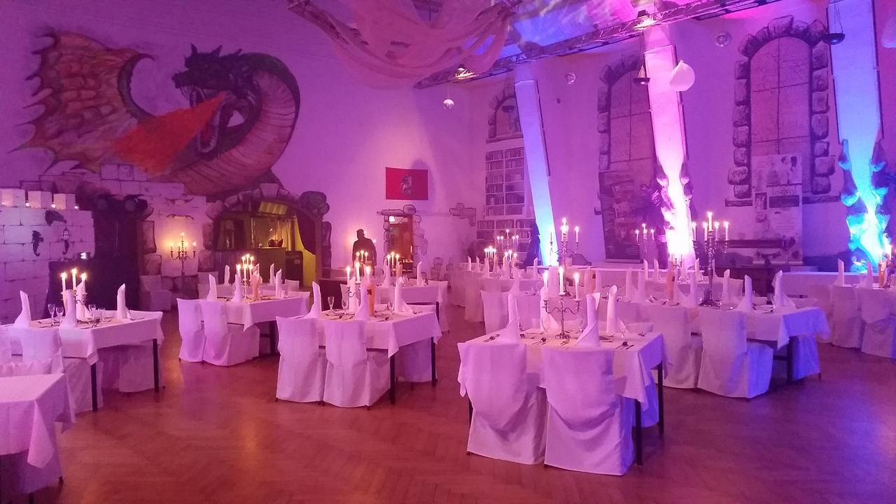 Pension Und Restaurant Die Burg Ehrenfriedersdorf ภายนอก รูปภาพ