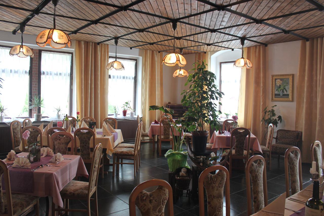 Pension Und Restaurant Die Burg Ehrenfriedersdorf ภายนอก รูปภาพ