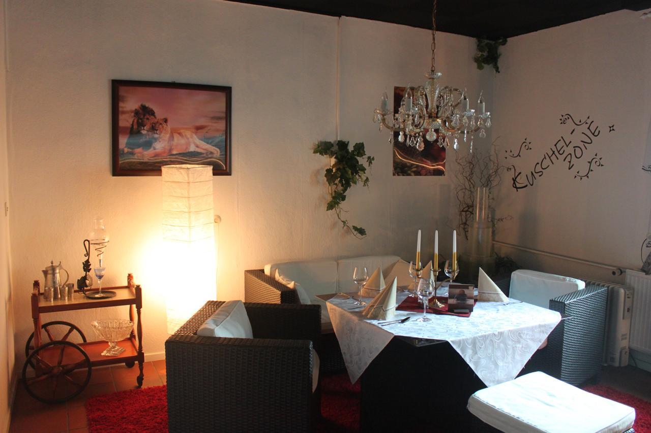 Pension Und Restaurant Die Burg Ehrenfriedersdorf ภายนอก รูปภาพ
