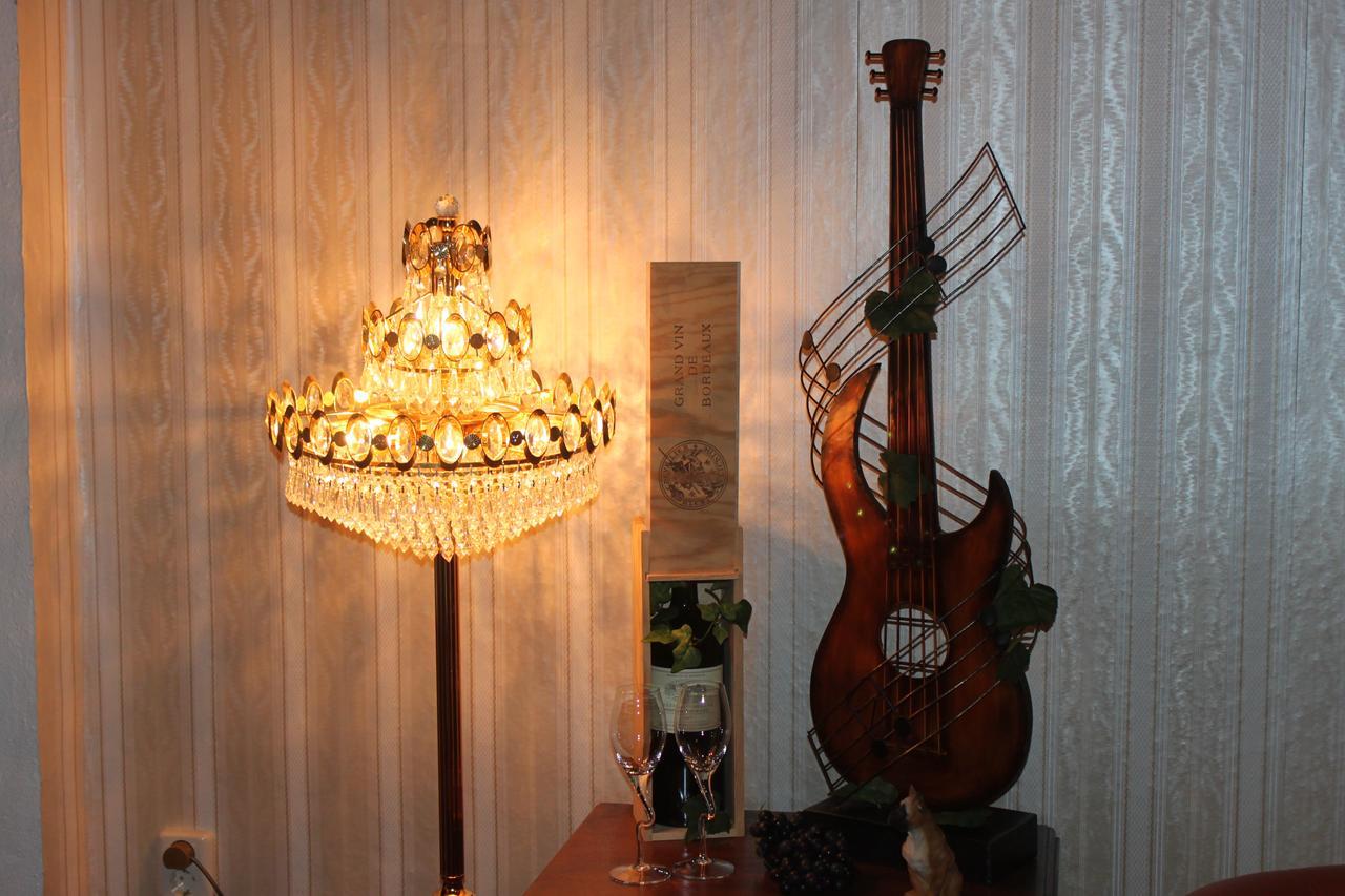 Pension Und Restaurant Die Burg Ehrenfriedersdorf ภายนอก รูปภาพ