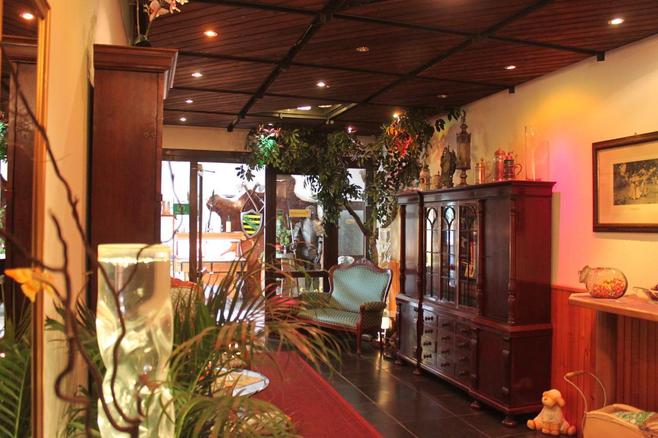 Pension Und Restaurant Die Burg Ehrenfriedersdorf ภายนอก รูปภาพ