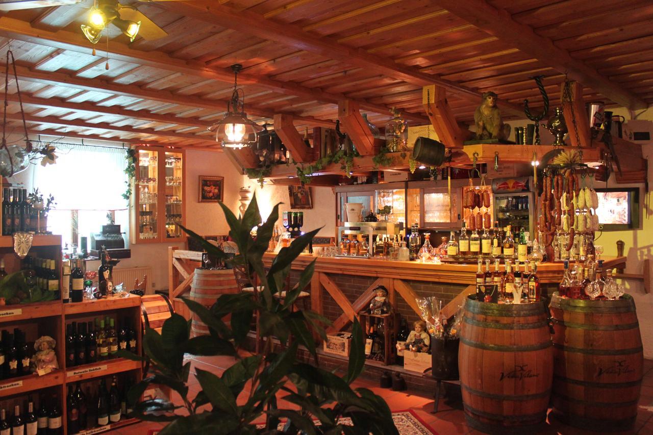 Pension Und Restaurant Die Burg Ehrenfriedersdorf ภายนอก รูปภาพ
