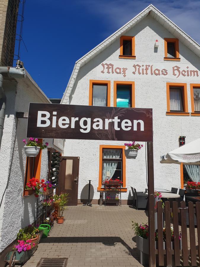 Pension Und Restaurant Die Burg Ehrenfriedersdorf ภายนอก รูปภาพ